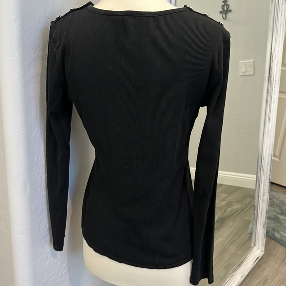 Ralph Lauren Size Medium Black Ribbed Top w Silver Button Shoulder accent detail - Picture 7 of 7